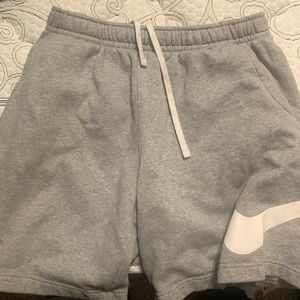 GREY NIKE SHORTS
